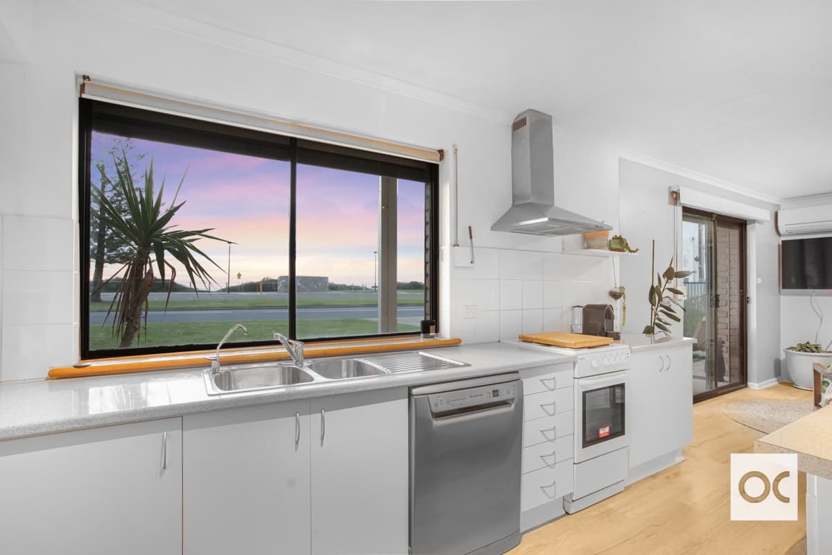150 Esplanade, Port Noarlunga South - Thumbnail 8