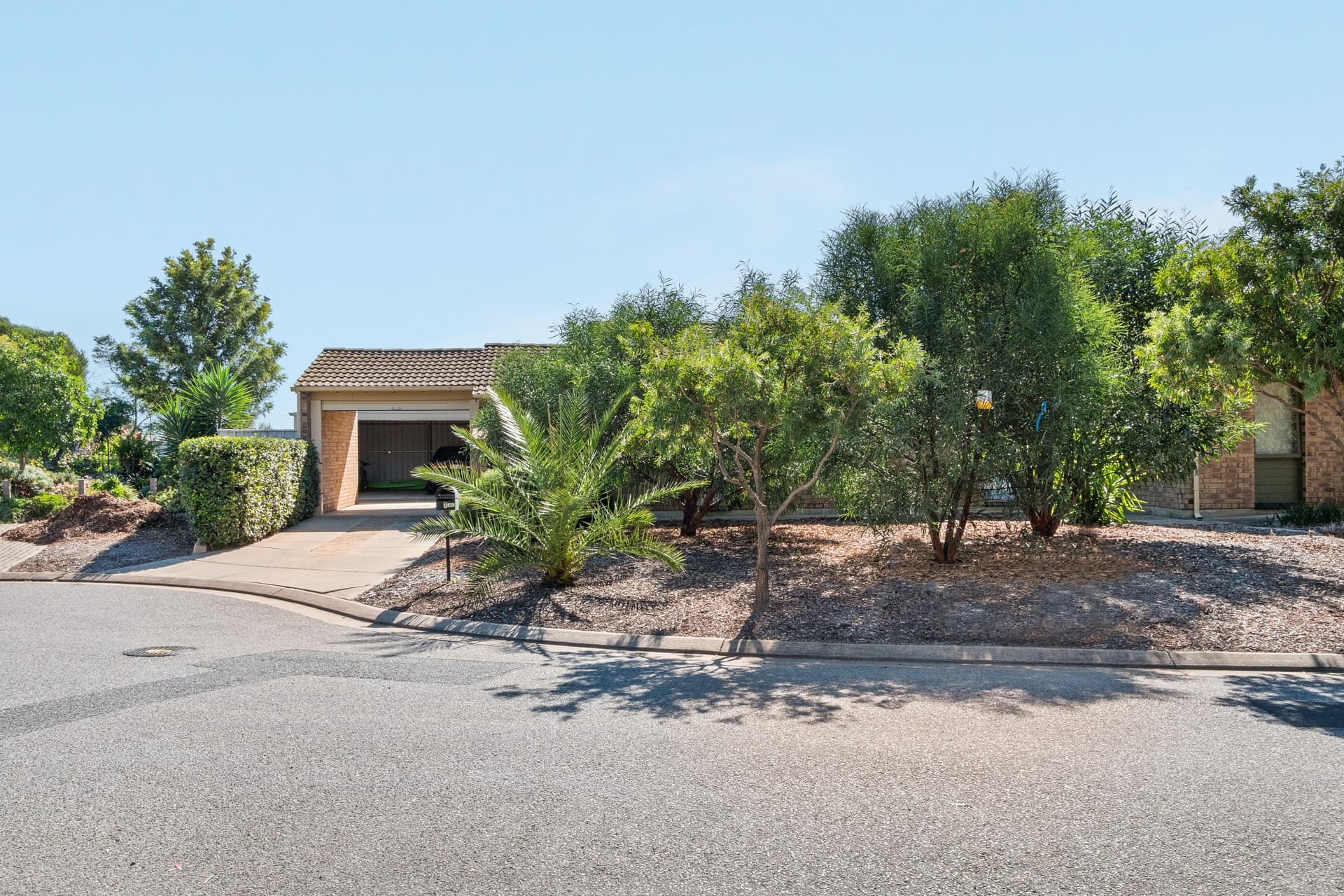 7 Jane Flaxman Court, West Lakes - Thumbnail 2