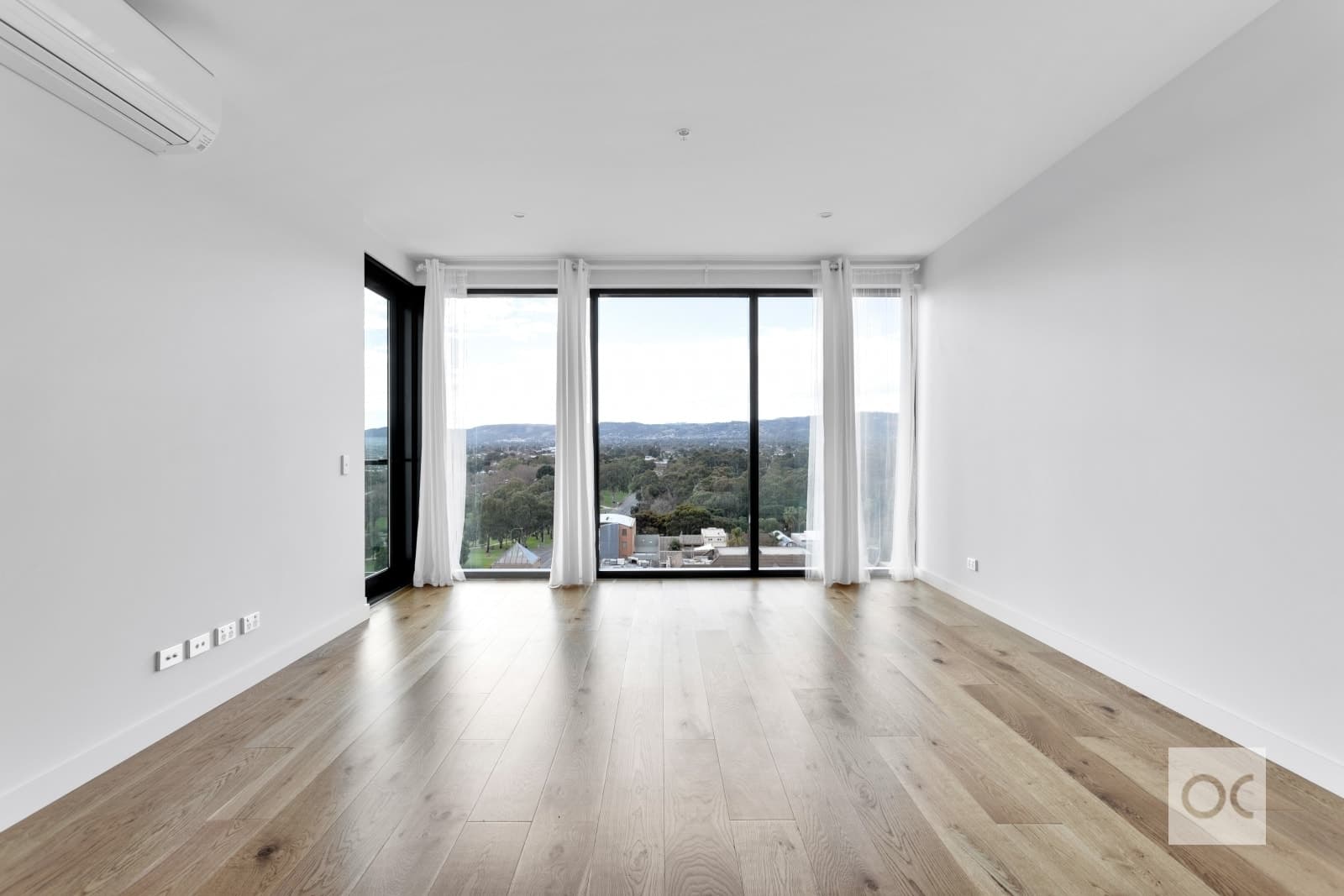 808/297 Pirie Street, Adelaide - Thumbnail 2