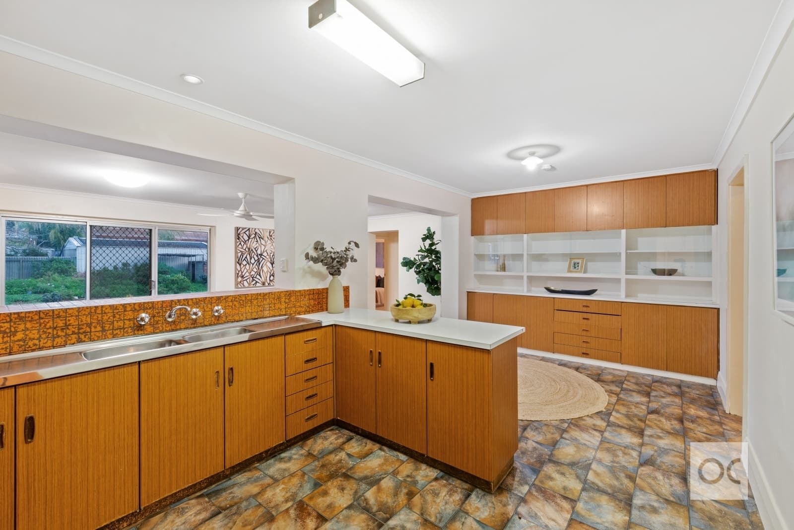 13 Norseman Avenue, Westbourne Park - Thumbnail 8