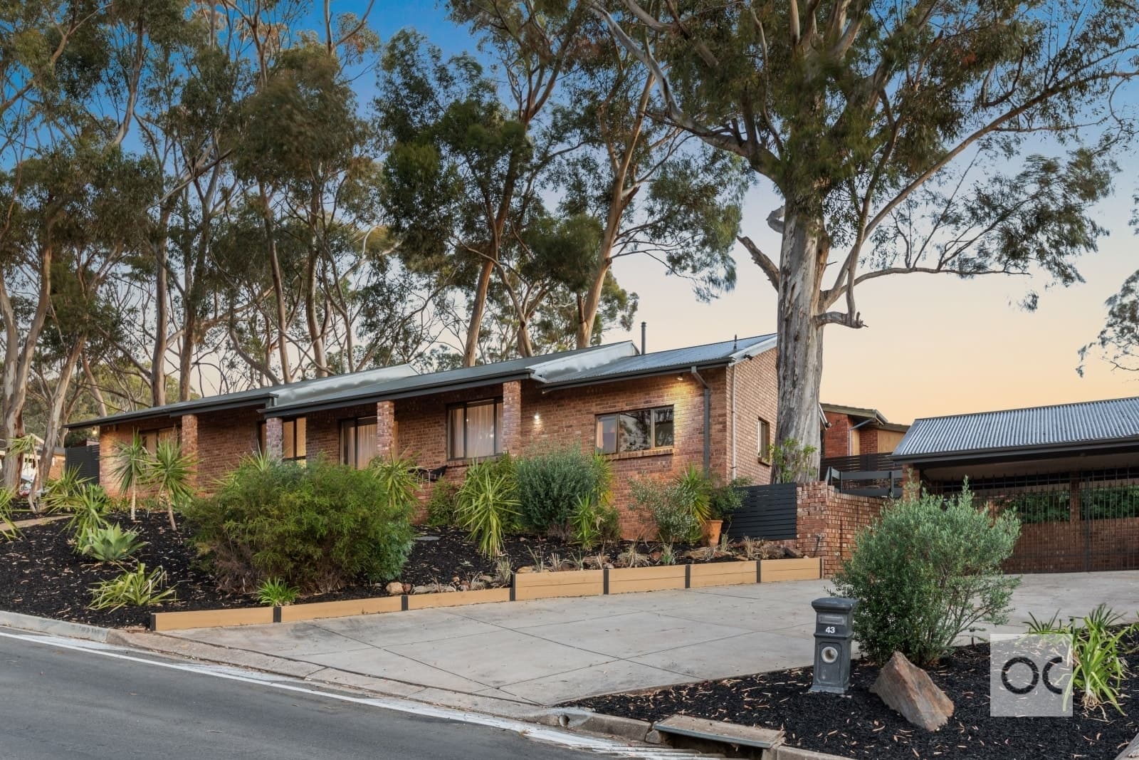 43 Heatherbank Terrace, Stonyfell - Thumbnail 2