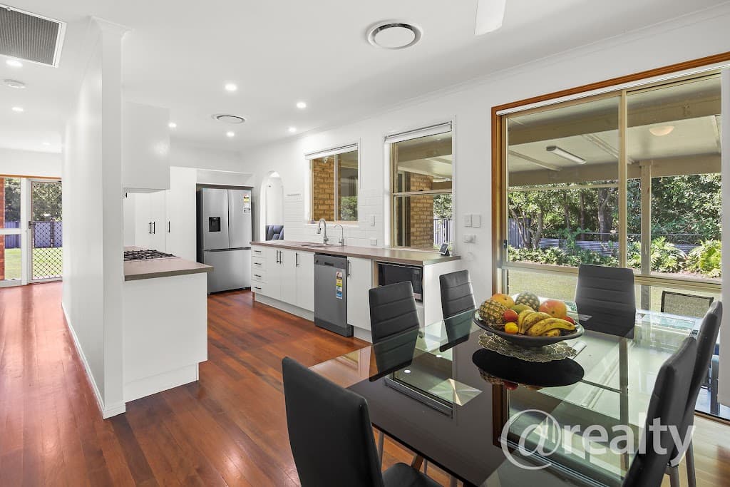 12 Rogers Street, Beachmere, QLD, 4510, Beachmere - Thumbnail 2