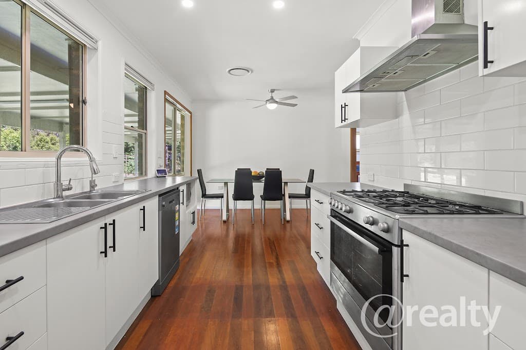 12 Rogers Street, Beachmere, QLD, 4510, Beachmere - Thumbnail 3