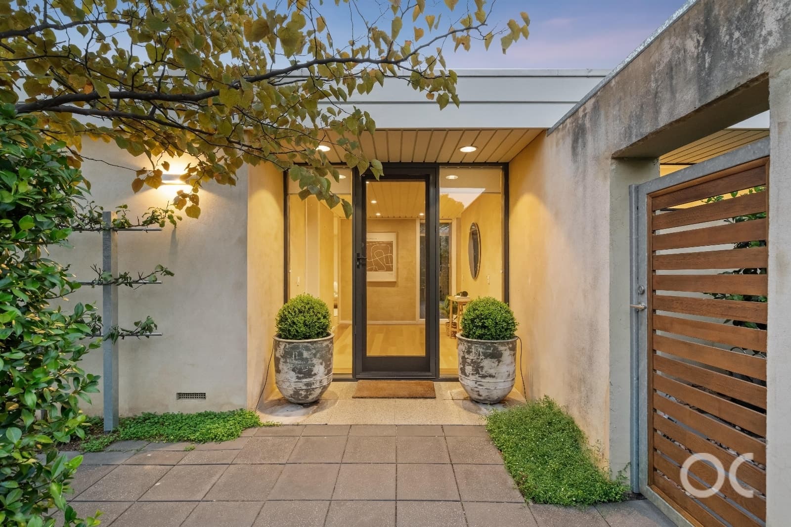 5 Surrey Crescent, Lower Mitcham - Thumbnail 2