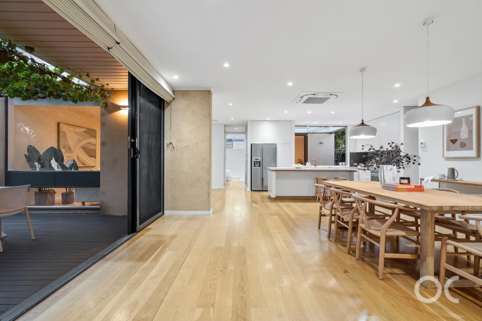 5 Surrey Crescent, Lower Mitcham - Thumbnail 3