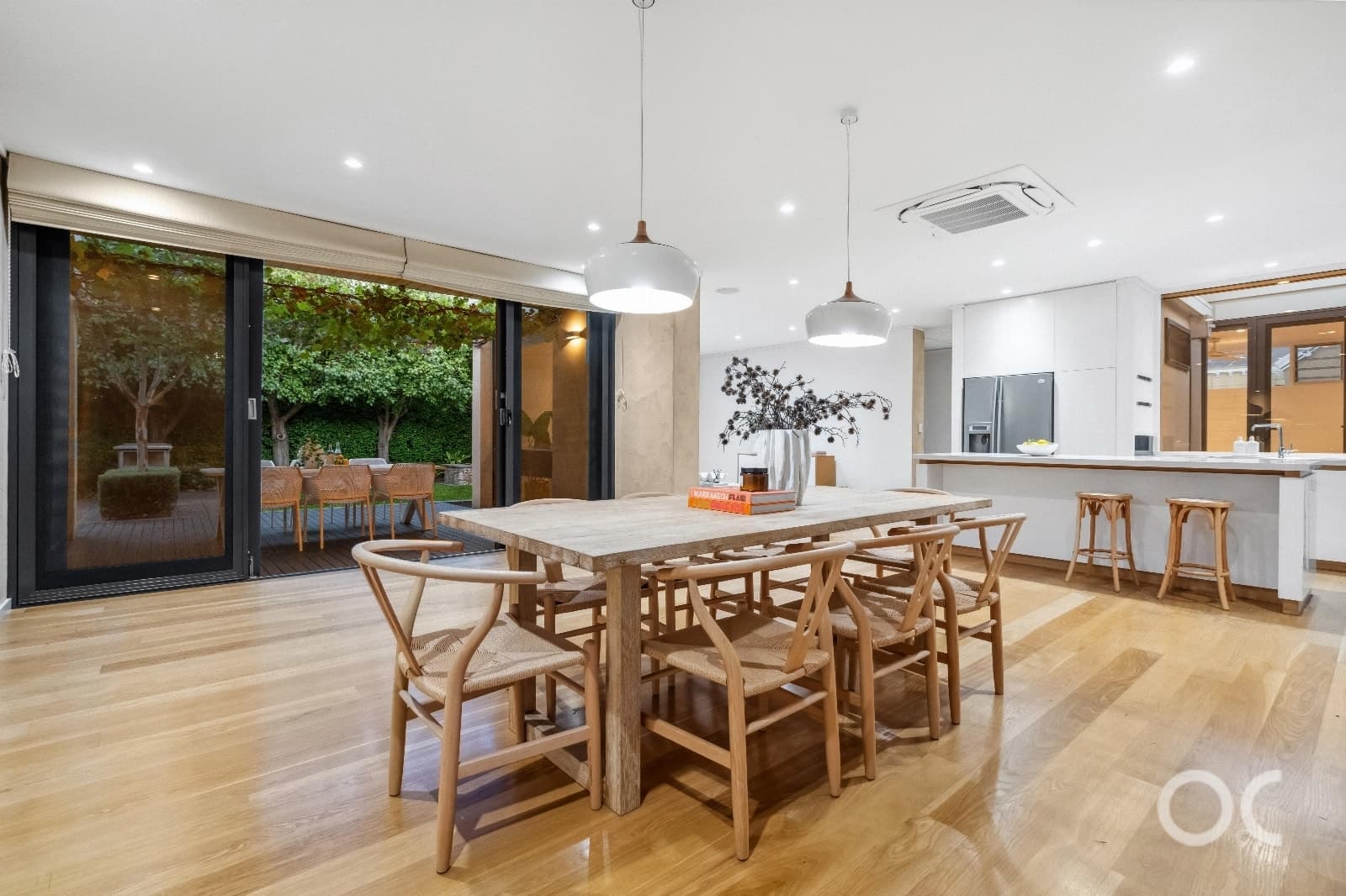 5 Surrey Crescent, Lower Mitcham - Thumbnail 4