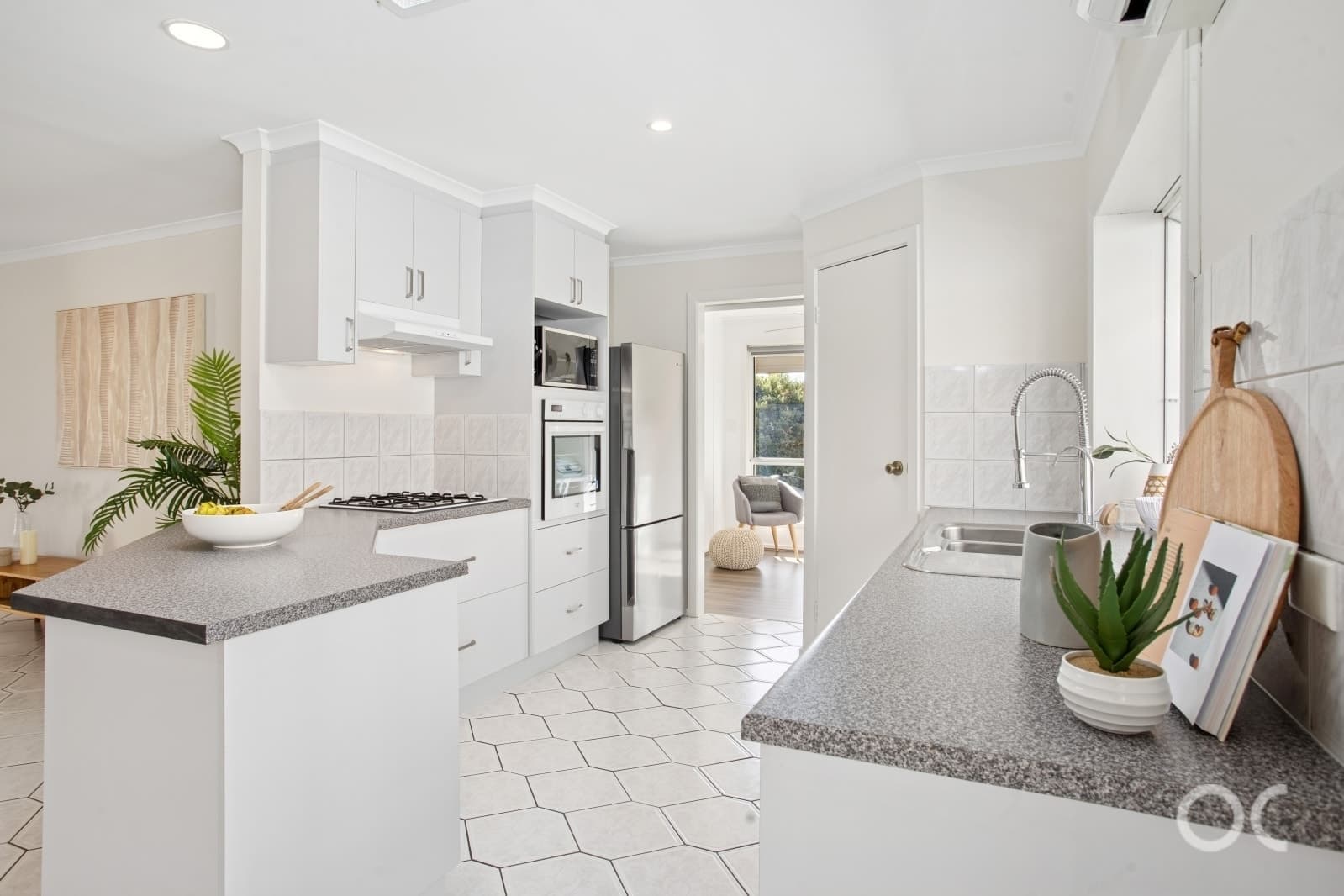 6 Raleigh Lane, Seaford Rise - Thumbnail 8