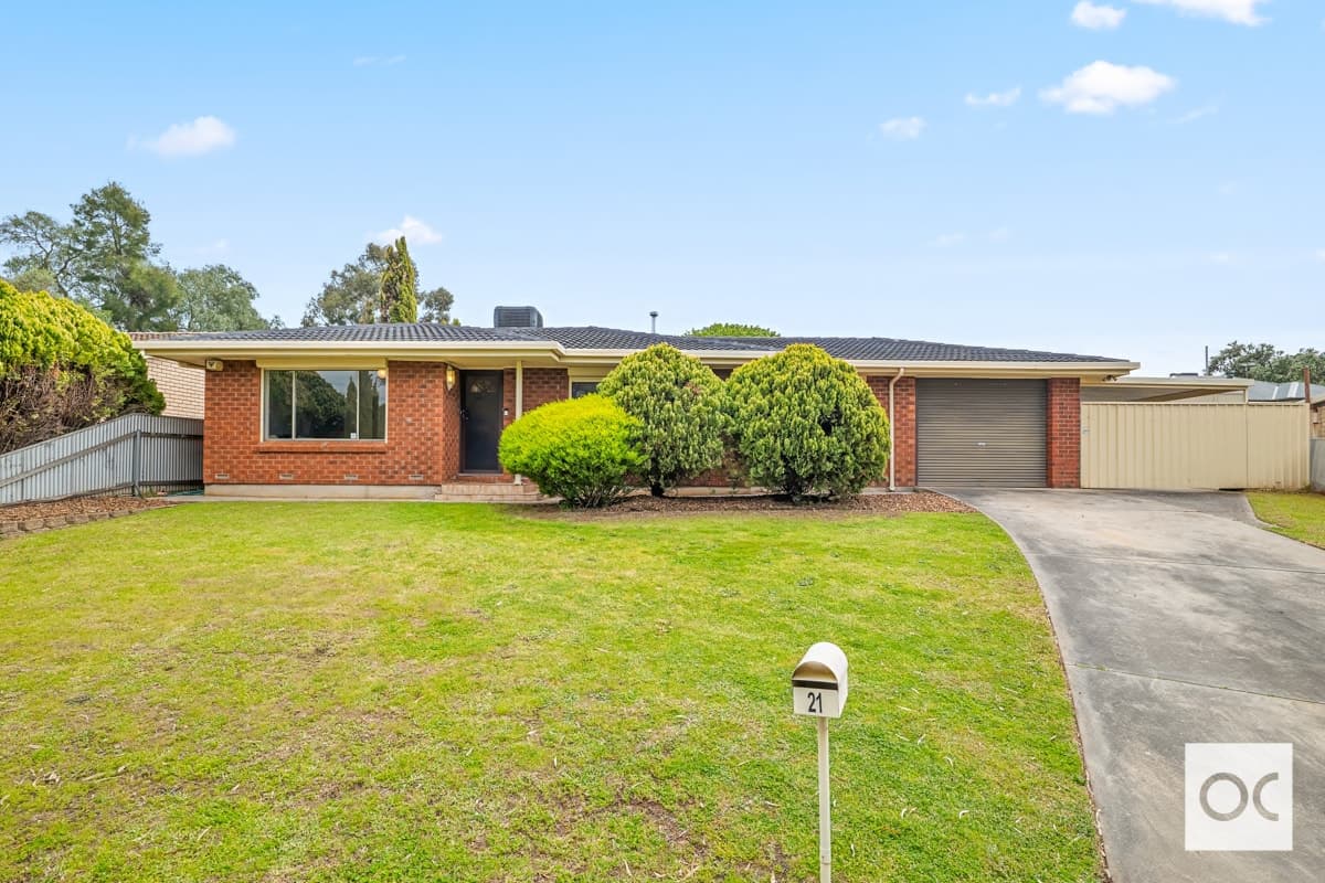 21 Flinders Crescent, Hackham - Image 1