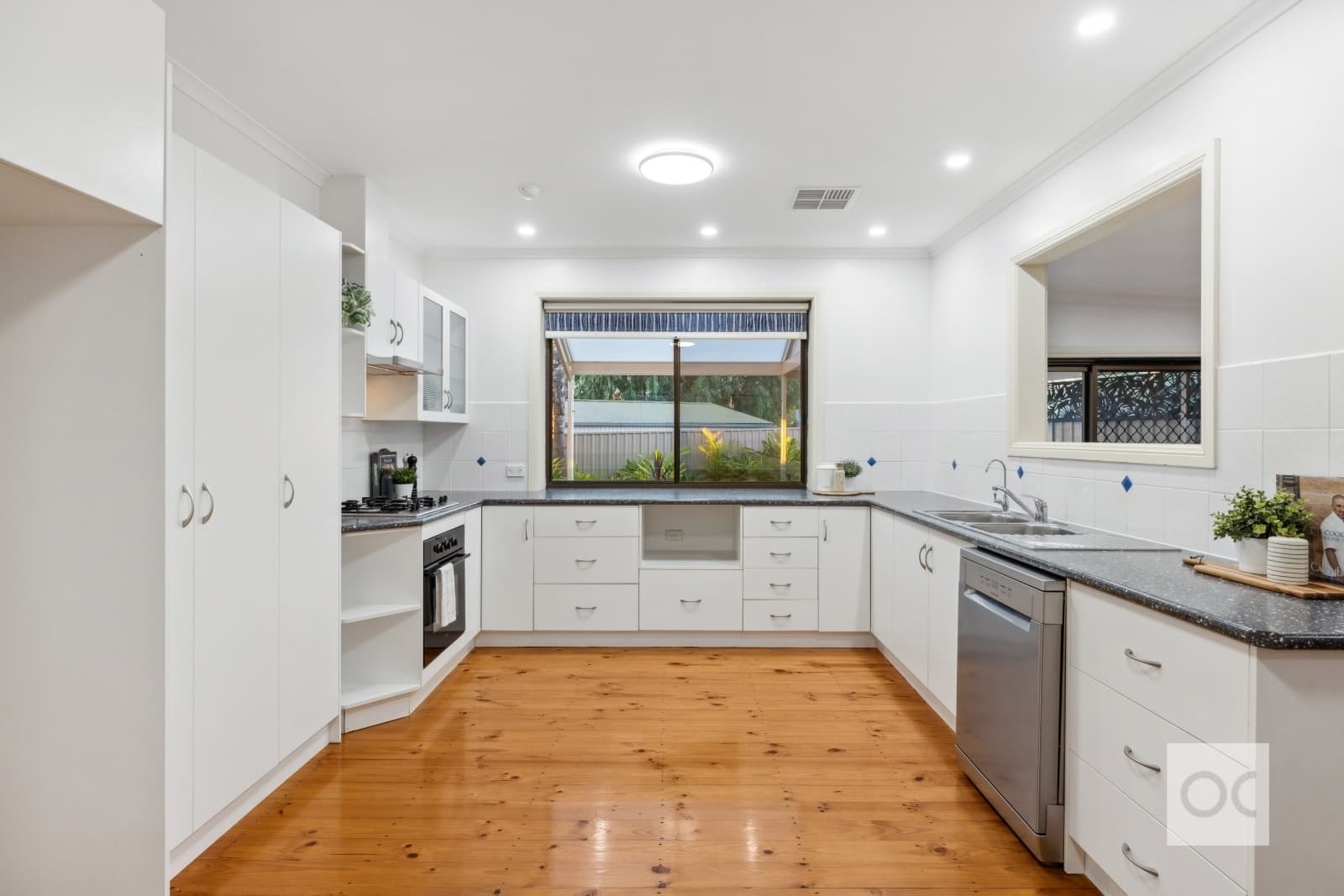 6 Admella Court, Hallett Cove - Thumbnail 4