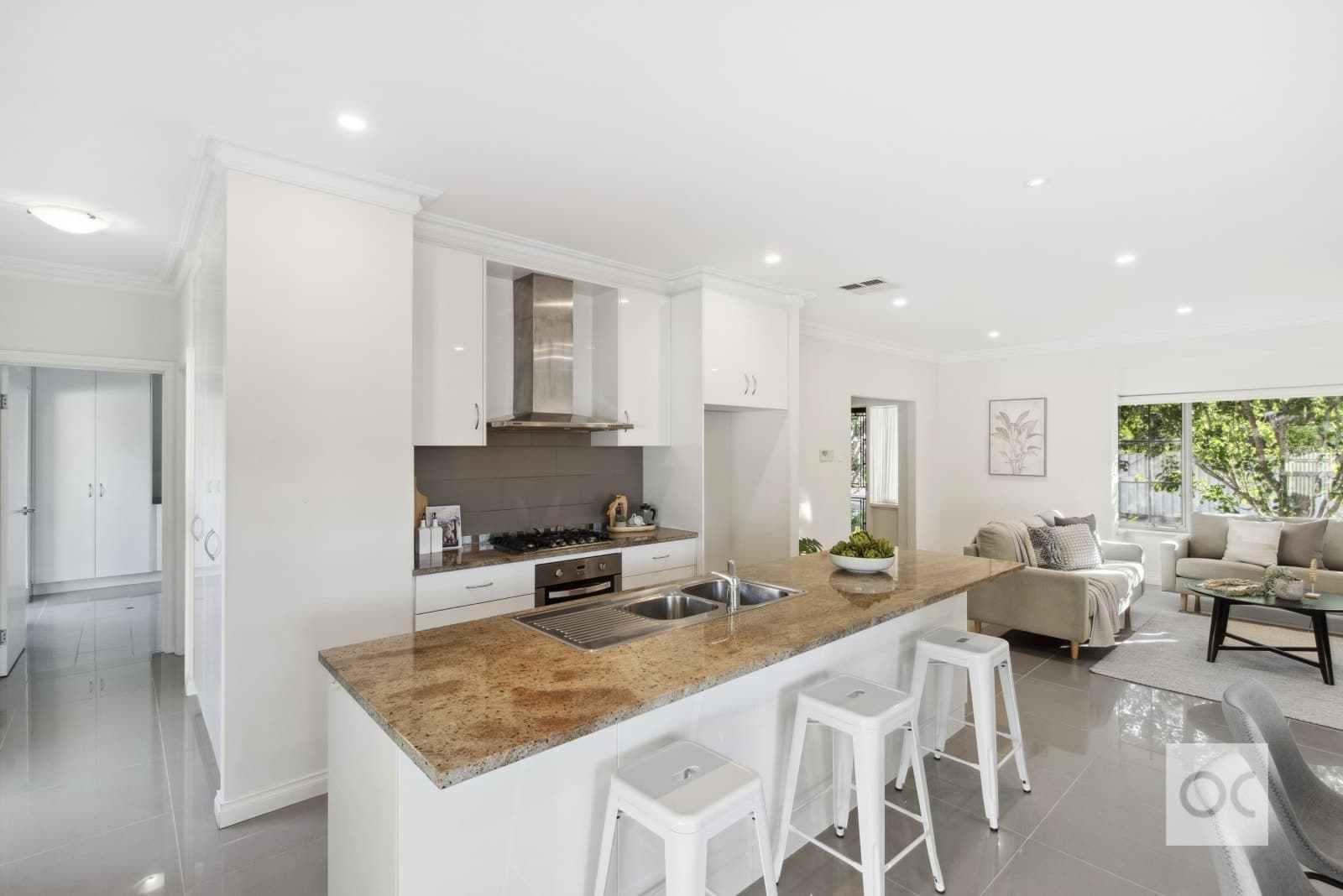 4 Norseman Court, Westbourne Park - Thumbnail 3