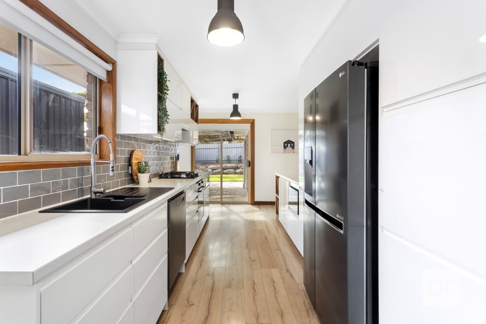 8 Seaspray Court, Seaford Rise - Image 1