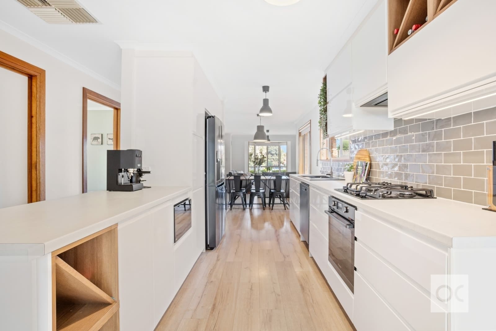 8 Seaspray Court, Seaford Rise - Thumbnail 5