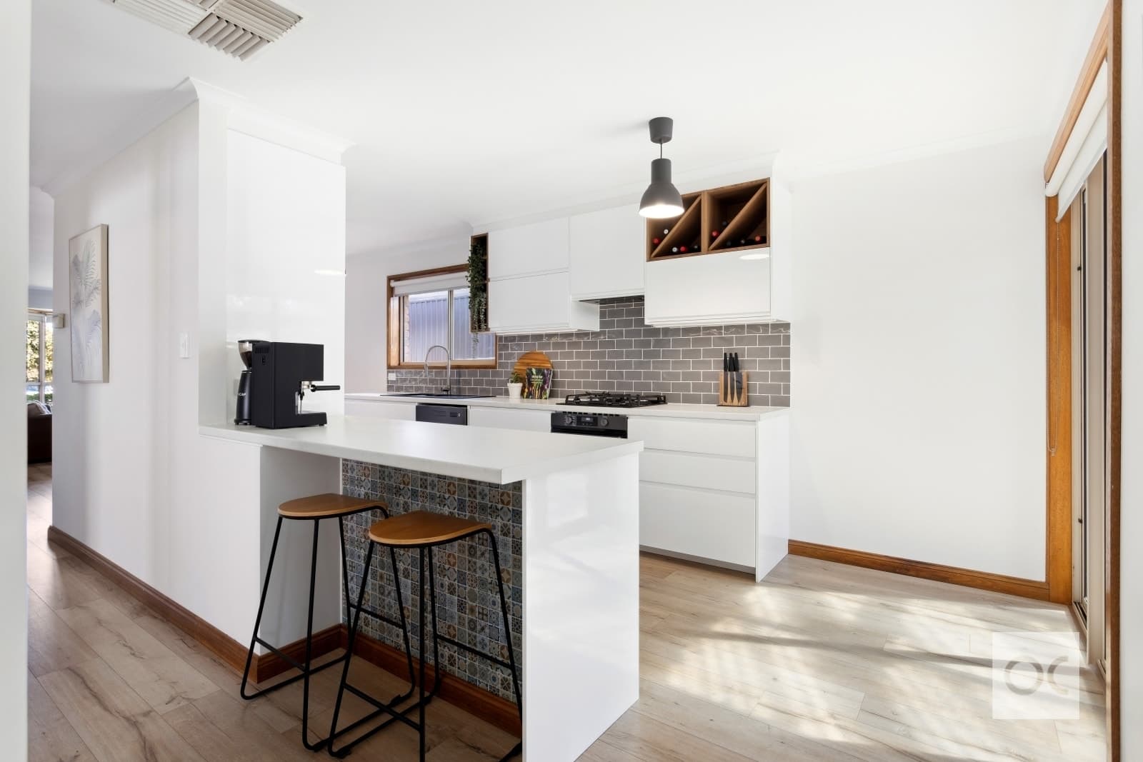 8 Seaspray Court, Seaford Rise - Thumbnail 6