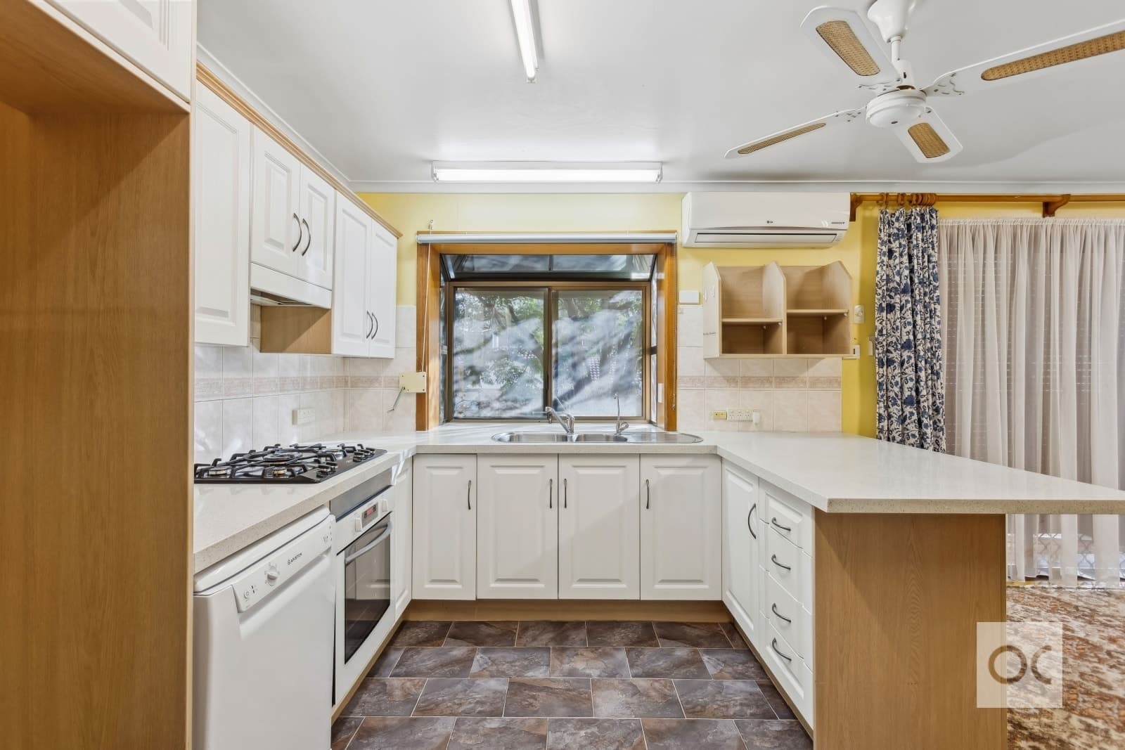 63 Maxwell Road, Hackham West - Thumbnail 3
