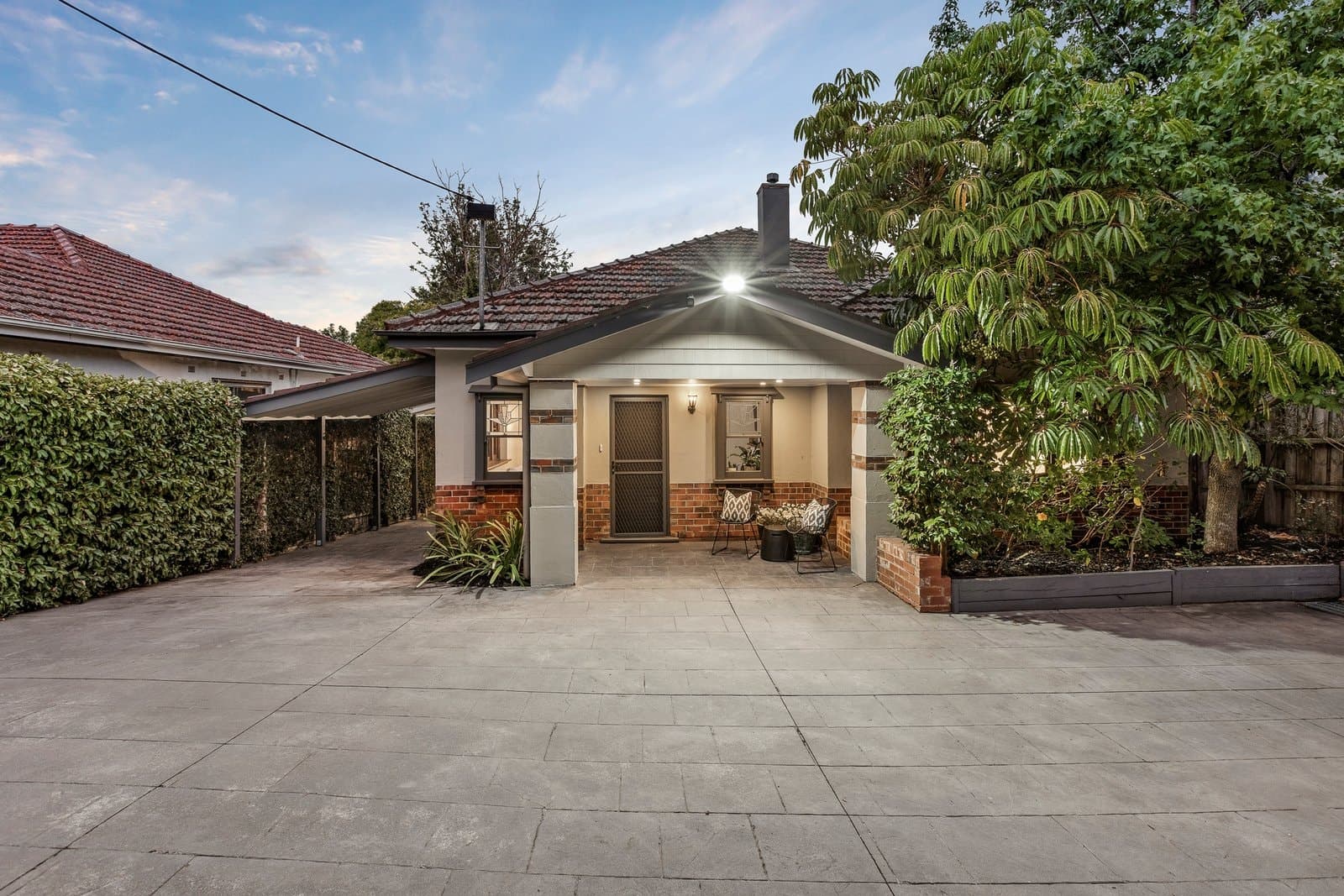 998 Toorak Road, Glen Iris - Image 1