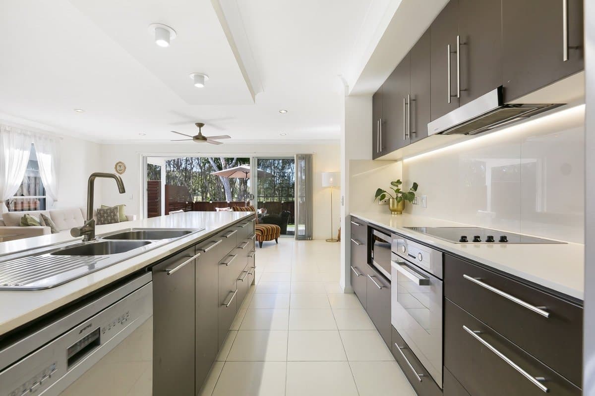 98 Verona Circuit, Burleigh Waters QLD 4220, Burleigh Waters - Thumbnail 7
