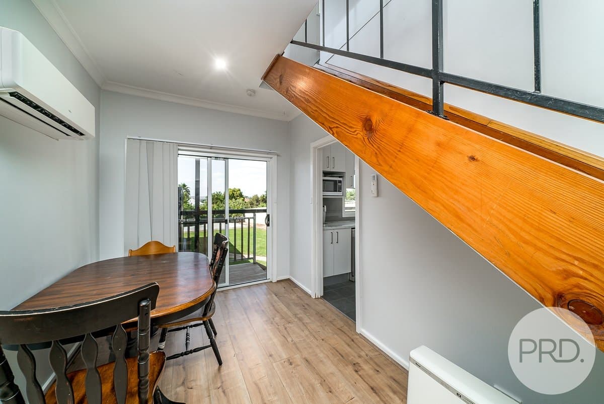 11 Fernleigh Road, TURVEY PARK NSW 2650, Turvey Park - Thumbnail 4