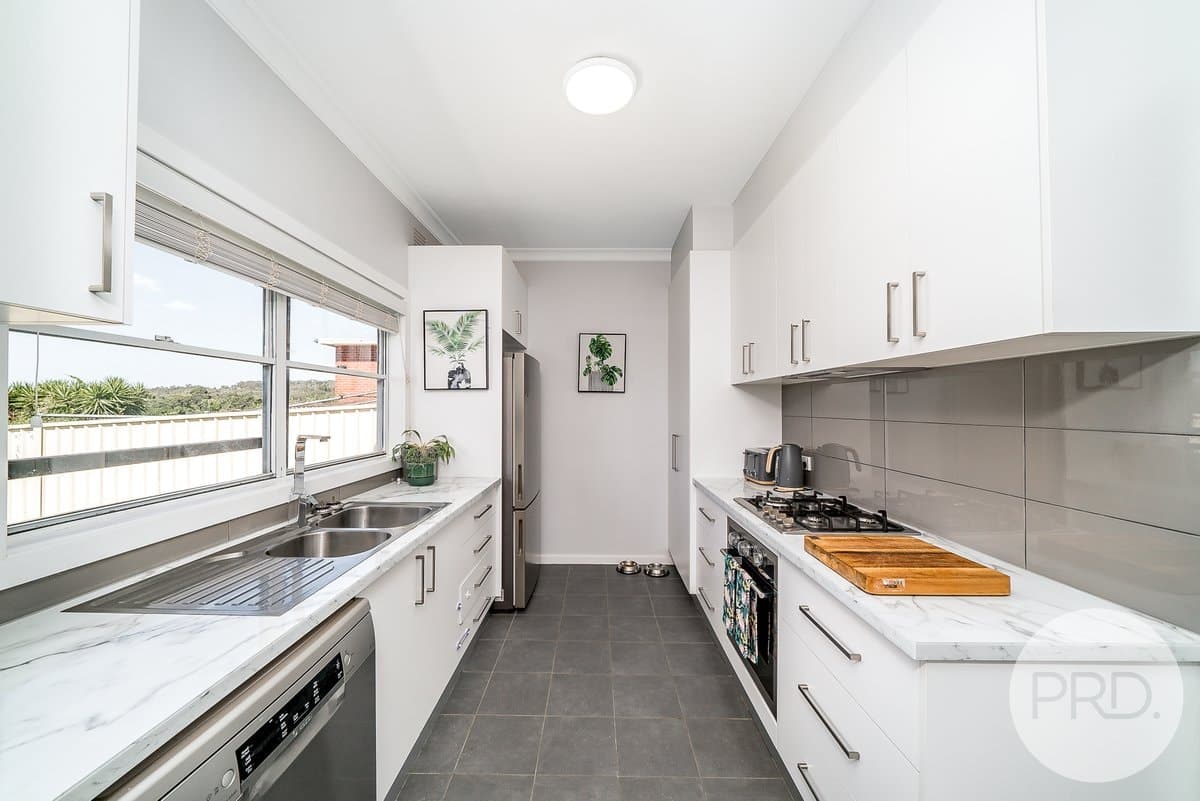 11 Fernleigh Road, TURVEY PARK NSW 2650, Turvey Park - Thumbnail 5