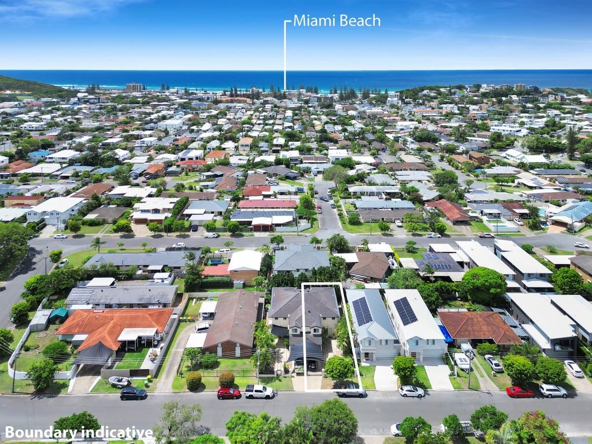 2/5 Doggett Drive, Miami QLD 4220, Miami - Thumbnail 2