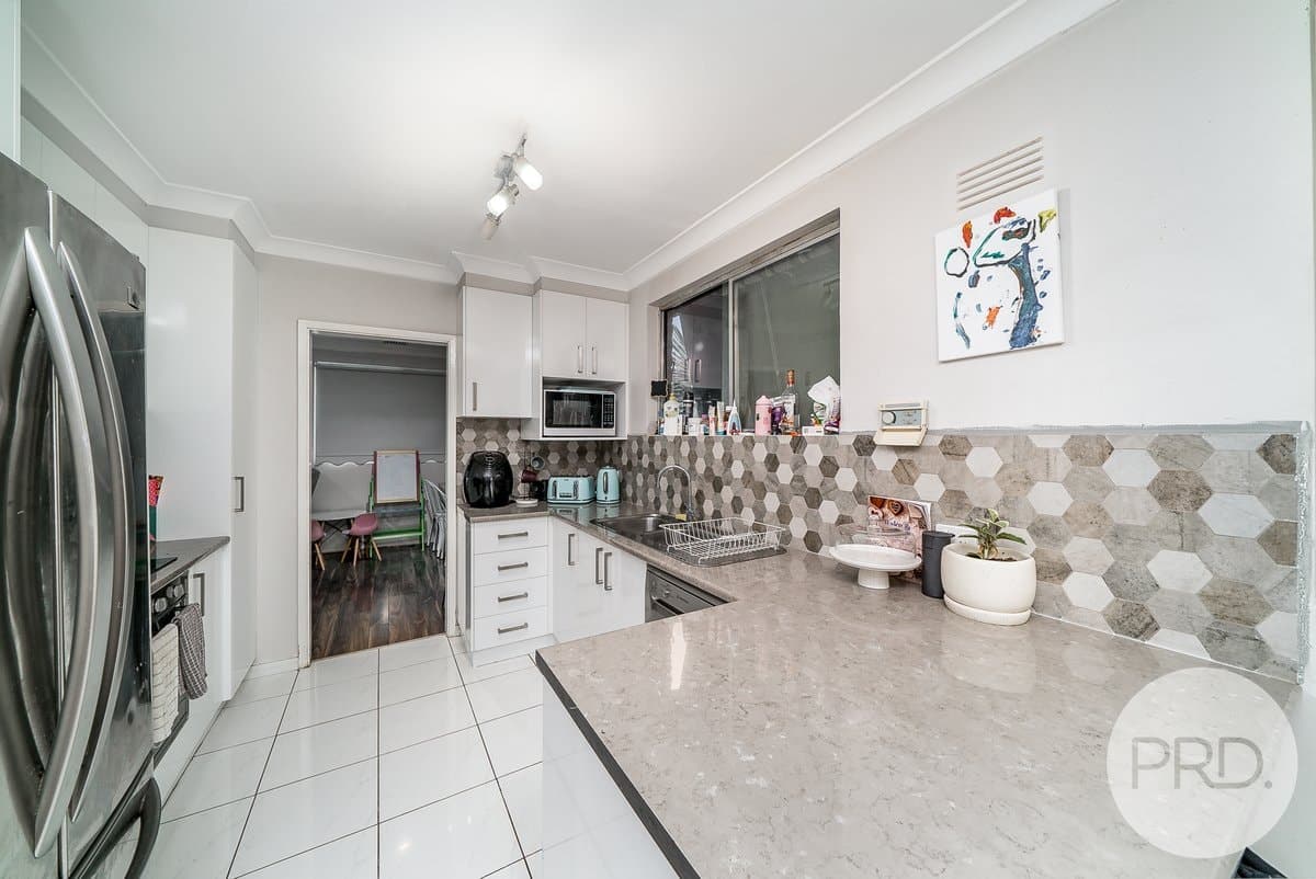 47 Red Hill Road, KOORINGAL NSW 2650, Kooringal - Thumbnail 2