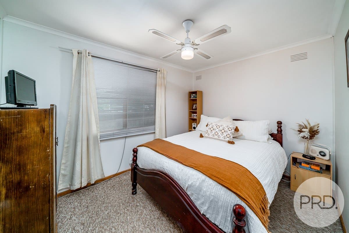 11 Chifley Crescent, KOORINGAL NSW 2650, Kooringal - Thumbnail 5