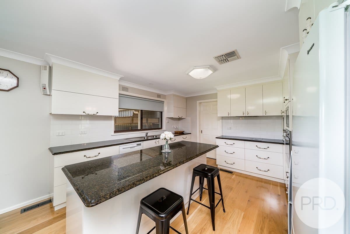 34 Balmoral Crescent, LAKE ALBERT NSW 2650, Lake Albert - Thumbnail 7