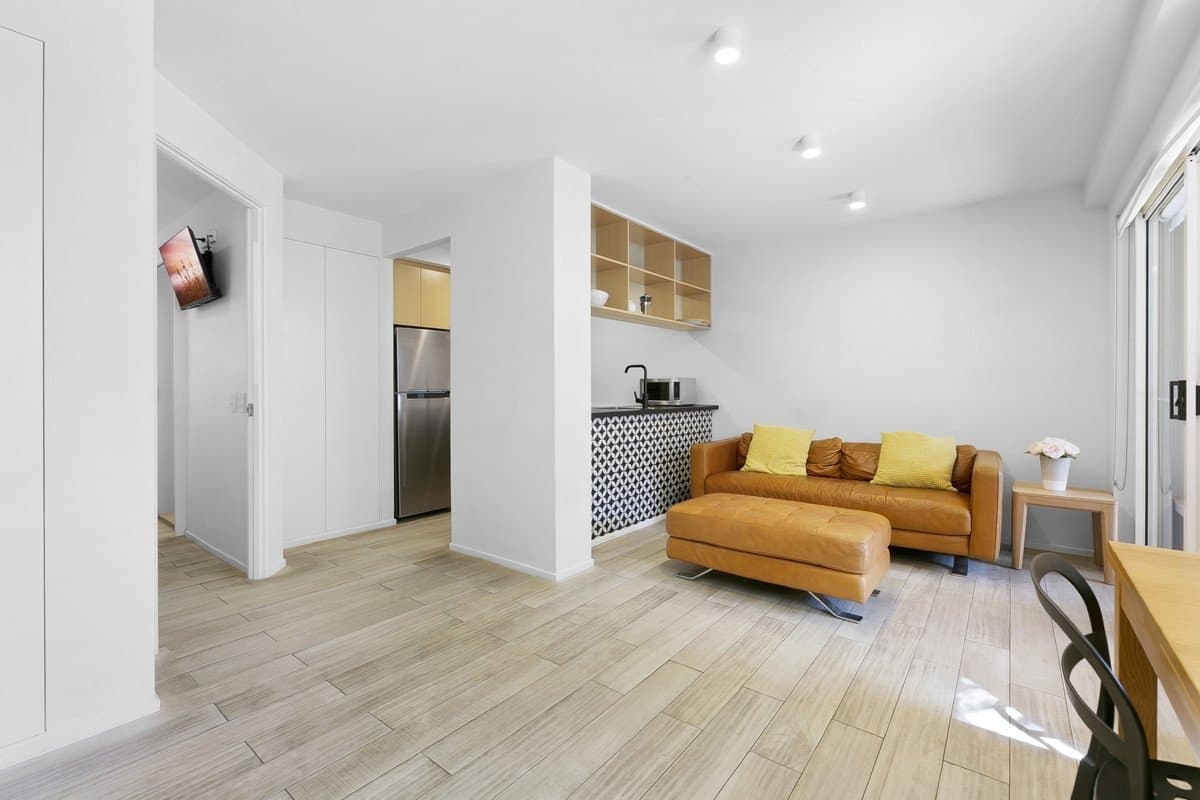 4/21-25 Peerless Avenue, Mermaid Beach QLD 4218, Mermaid Beach Property Image - Thumbnail 3