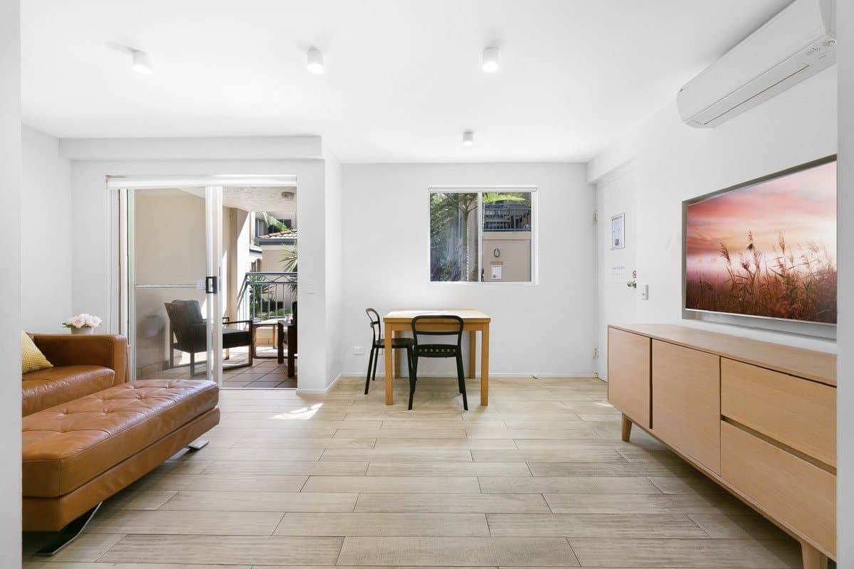 4/21-25 Peerless Avenue, Mermaid Beach QLD 4218, Mermaid Beach Property Image - Thumbnail 5