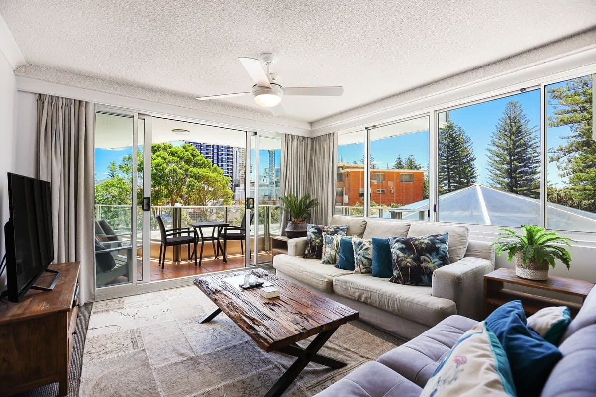 6/30-40 The Esplanade, Burleigh Heads QLD 4220, Burleigh Heads Property Image - Thumbnail 3