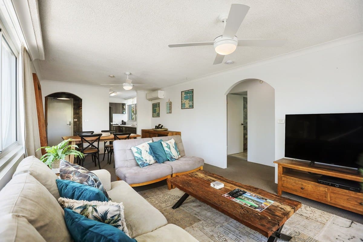 6/30-40 The Esplanade, Burleigh Heads QLD 4220, Burleigh Heads Property Image - Thumbnail 5