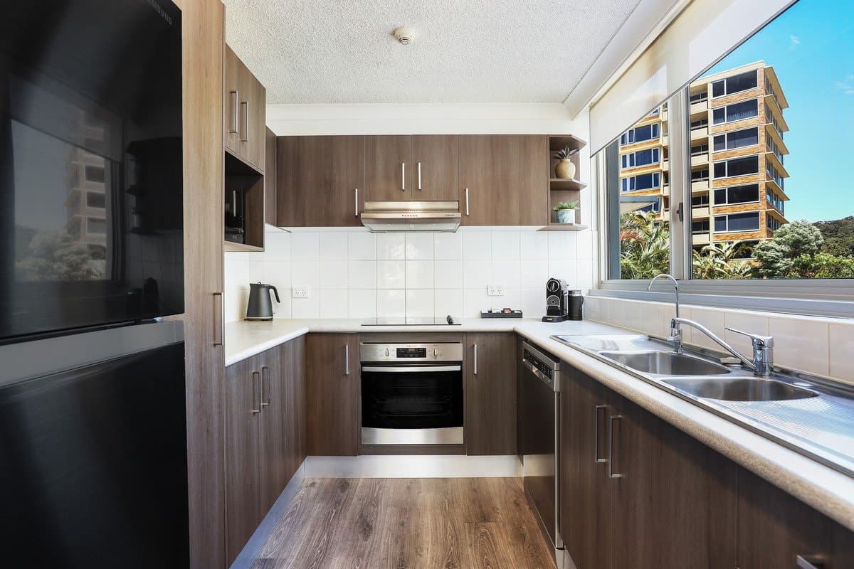 6/30-40 The Esplanade, Burleigh Heads QLD 4220, Burleigh Heads Property Image - Thumbnail 6