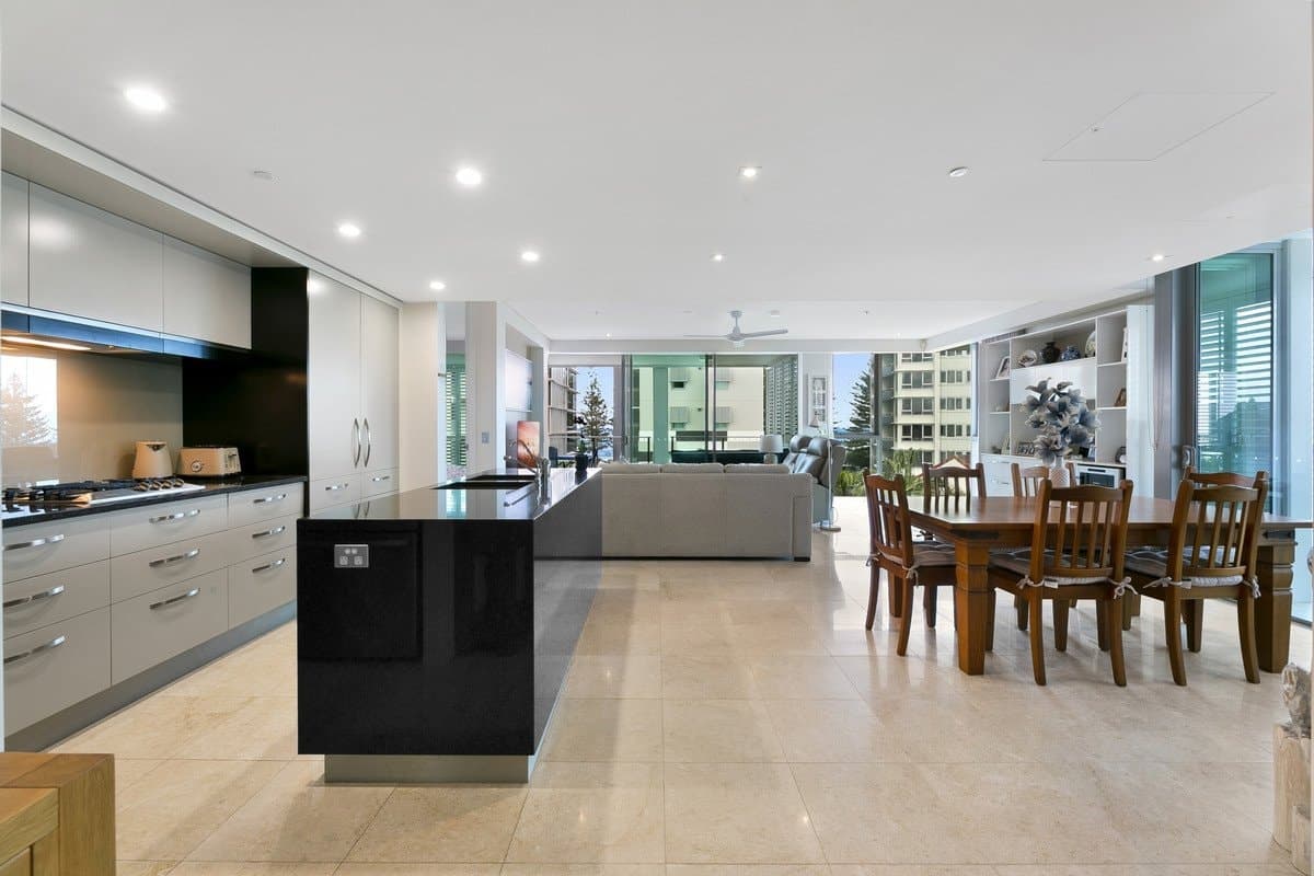 7/106 The Esplanade, Burleigh Heads QLD 4220, Burleigh Heads Property Image - Thumbnail 3