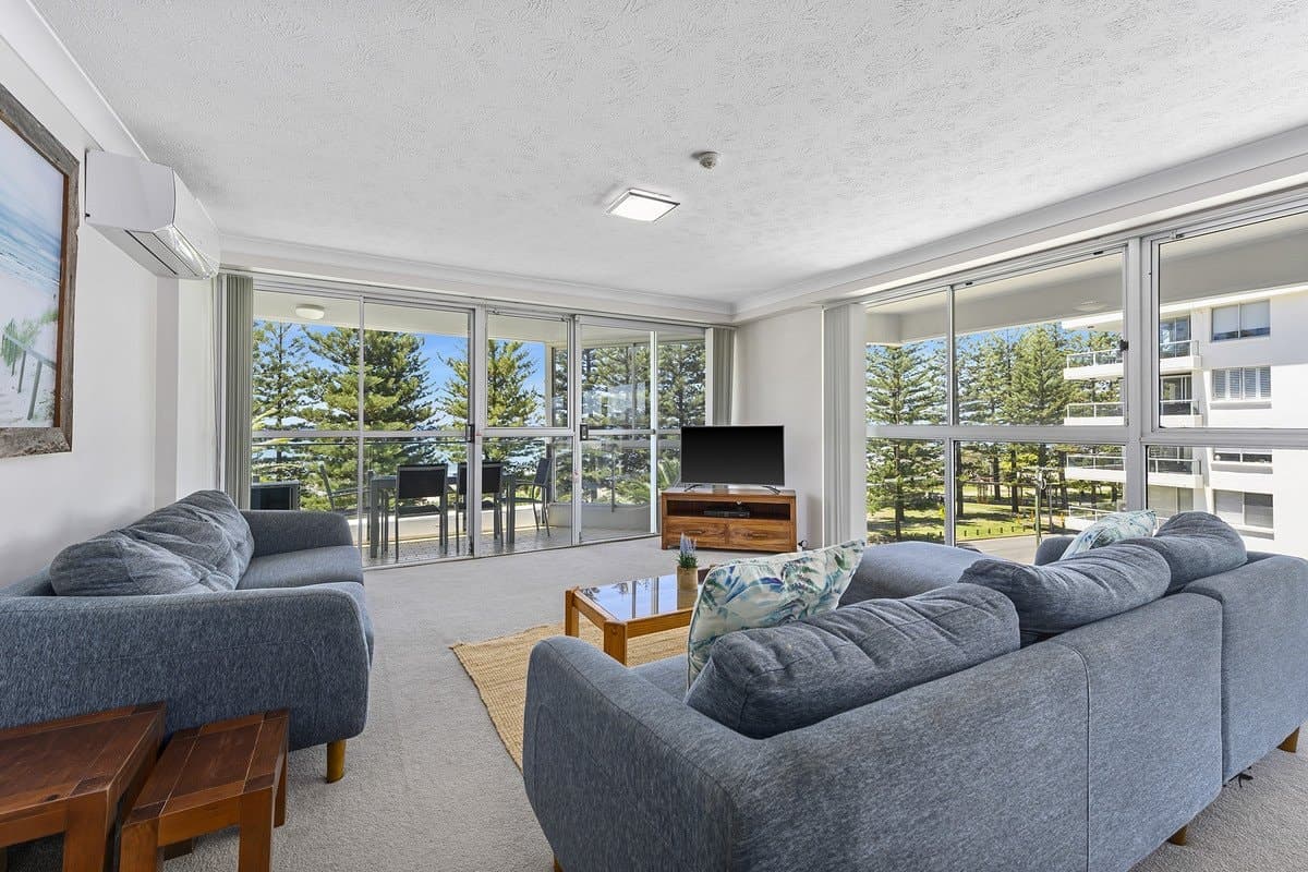 9/170-180 The Esplanade, Burleigh Heads QLD 4220, Burleigh Heads Property Image - Thumbnail 3
