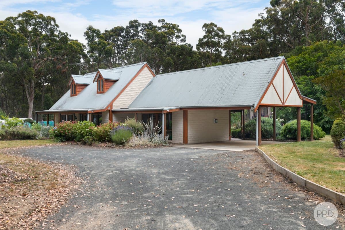 61 Tooheys Close, GORDON VIC 3345, Gordon - Thumbnail 2