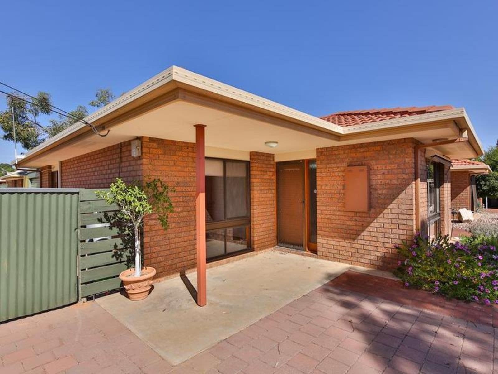 1/303 Tenth Street, Mildura - Thumbnail 2