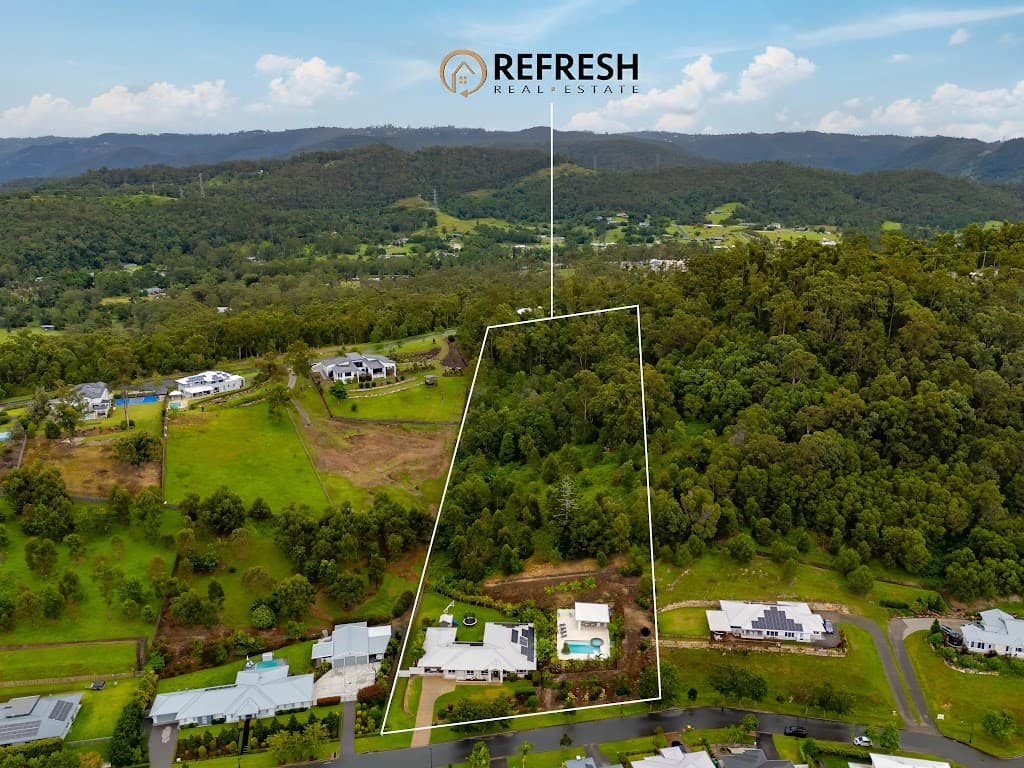 16 Hibiscus Crescent, Maudsland, QLD, 4210, Maudsland - Thumbnail 2