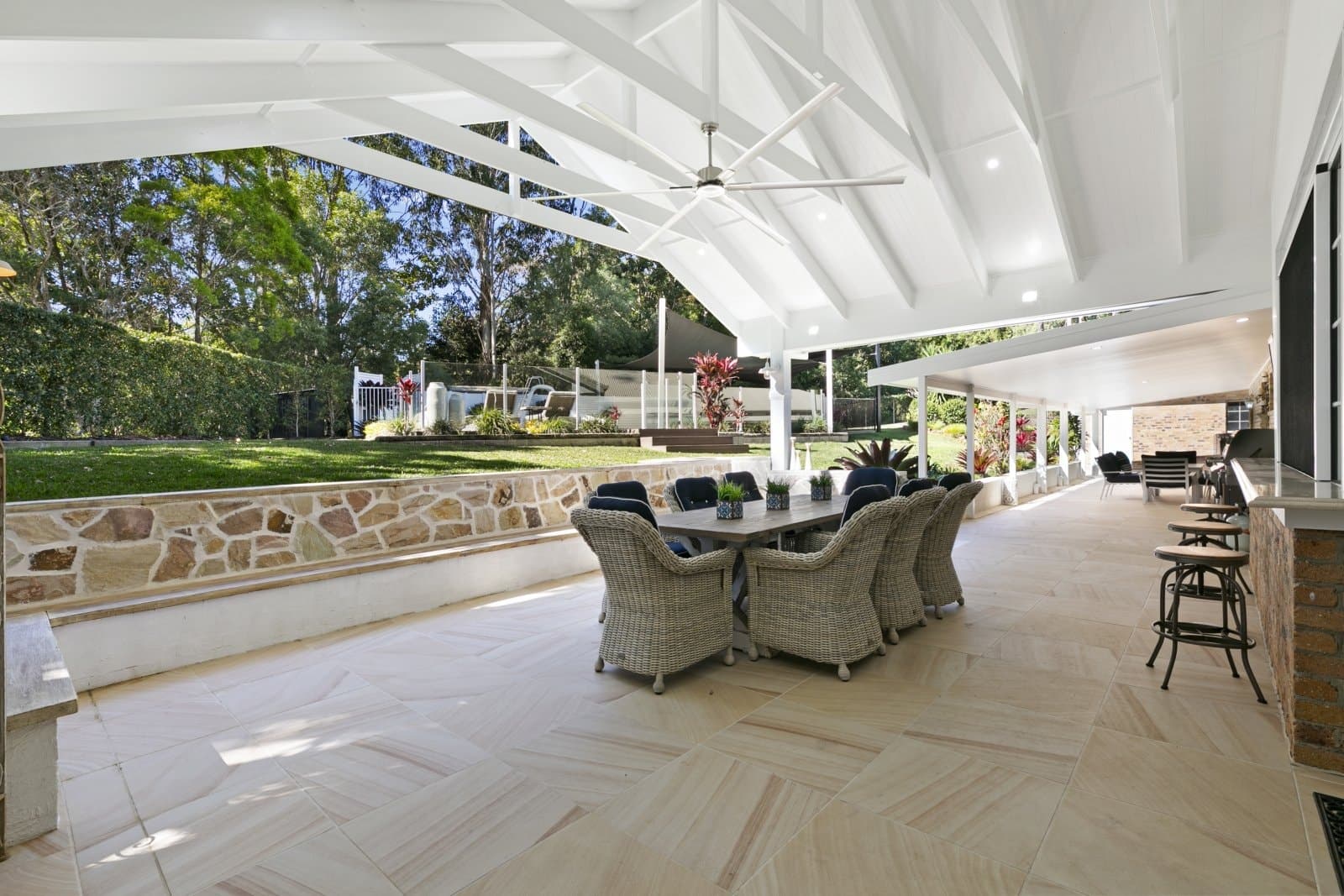 2 Rosebank Court, TALLEBUDGERA QLD 4228, Tallebudgera - Thumbnail 3