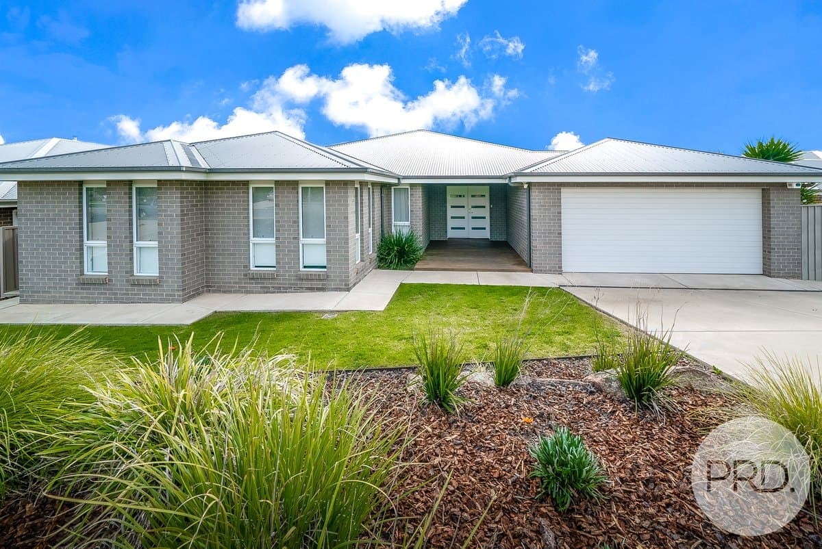 4 Watson Boulevard, LLOYD NSW 2650, Lloyd - Image 1