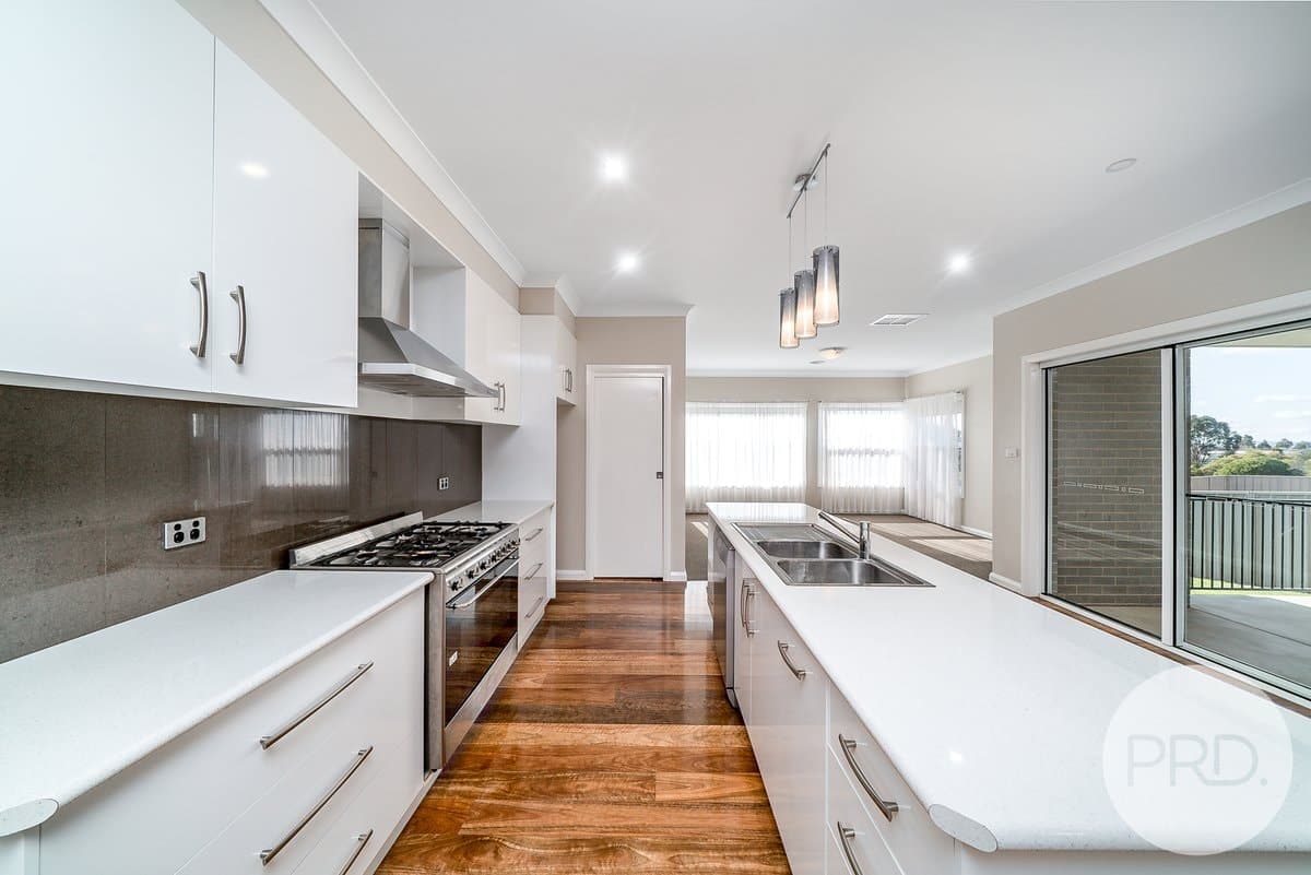 4 Watson Boulevard, LLOYD NSW 2650, Lloyd - Thumbnail 4