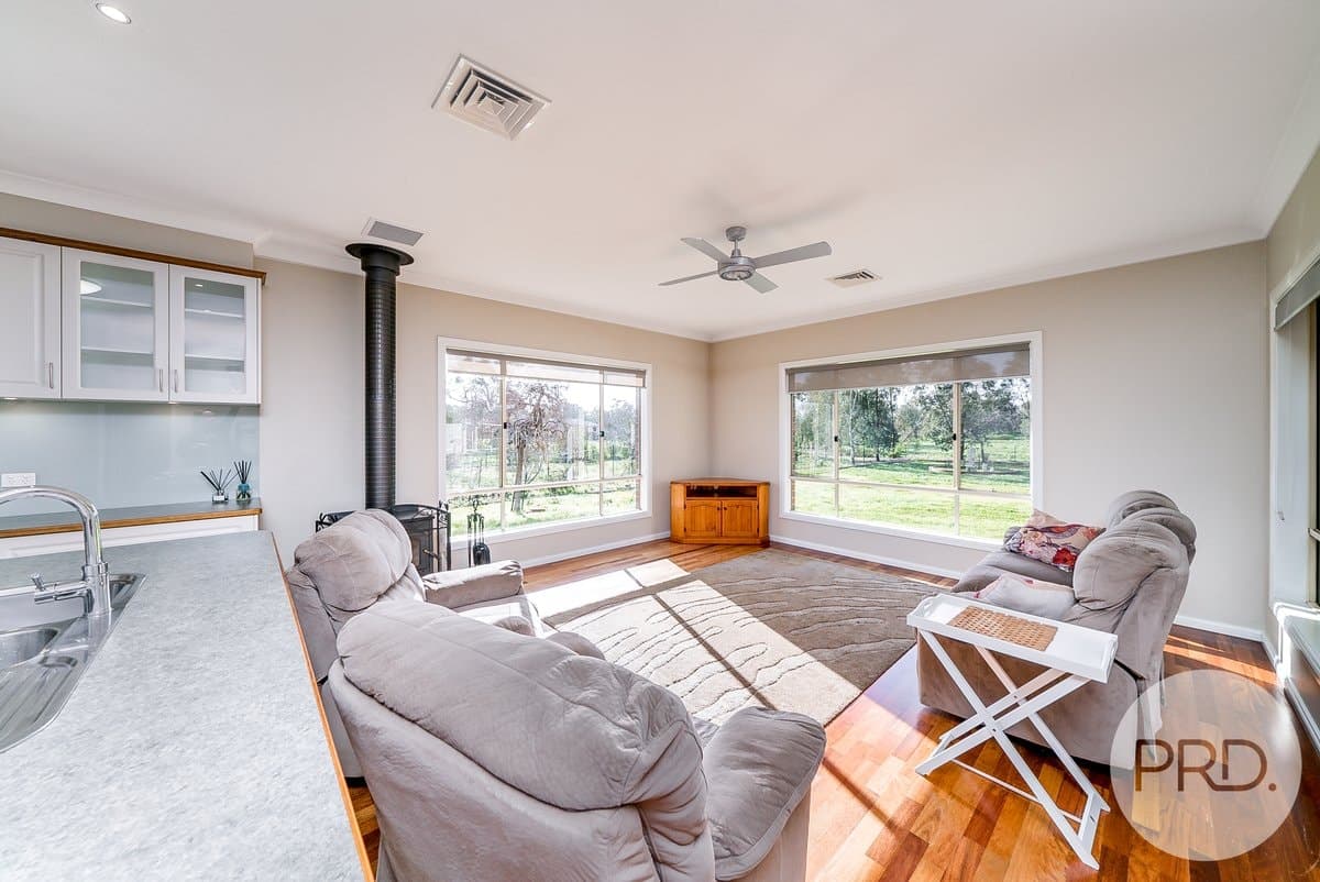 6 Bell Gum Place, LAKE ALBERT NSW 2650, Lake Albert - Thumbnail 3
