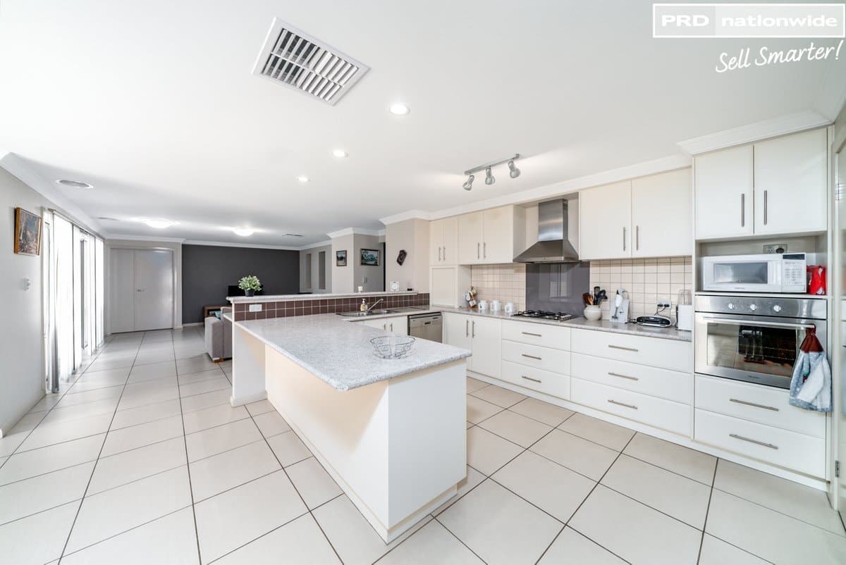 48 Bourkelands Drive, BOURKELANDS NSW 2650, Bourkelands - Thumbnail 2