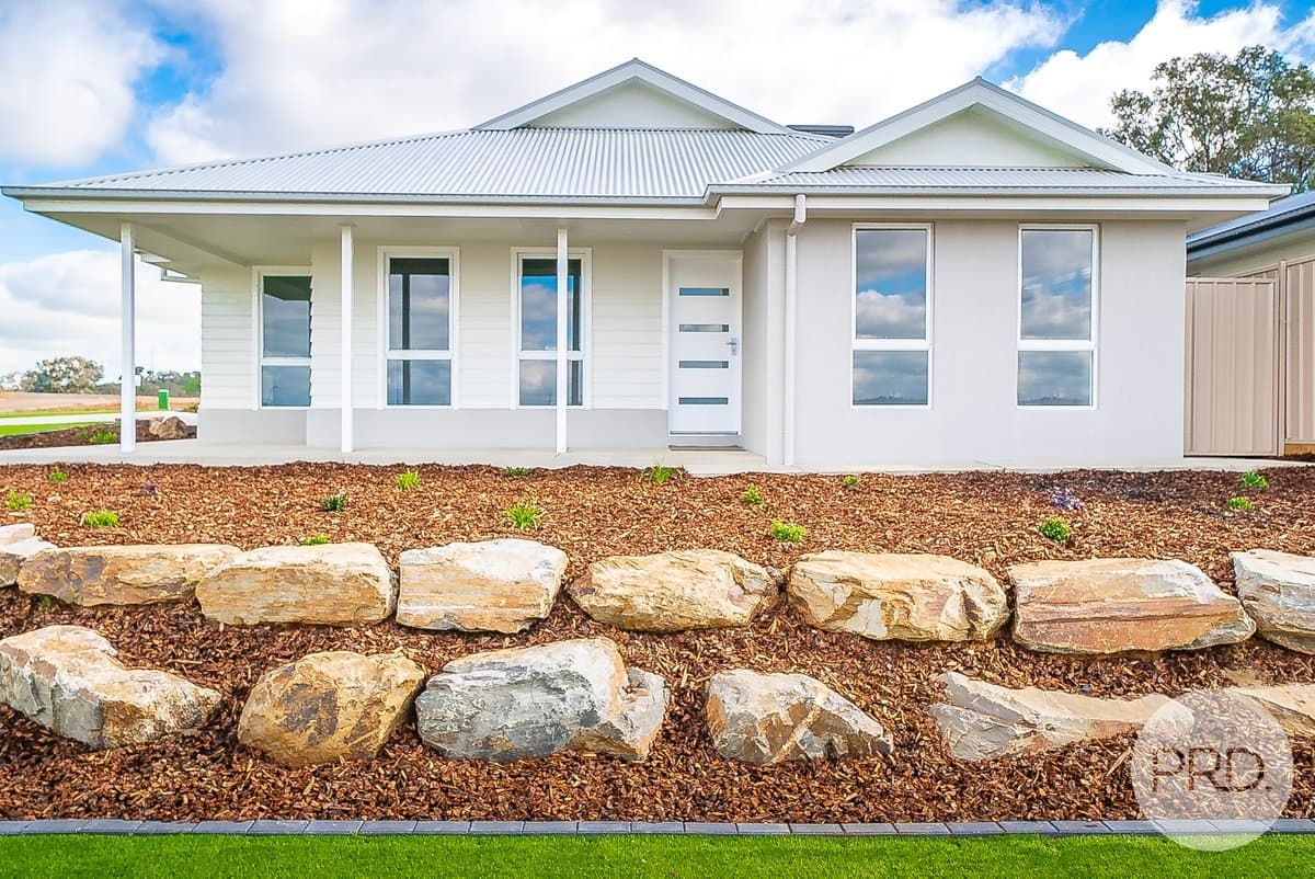 34 Watson Boulevard, LLOYD NSW 2650, Lloyd - Image 1