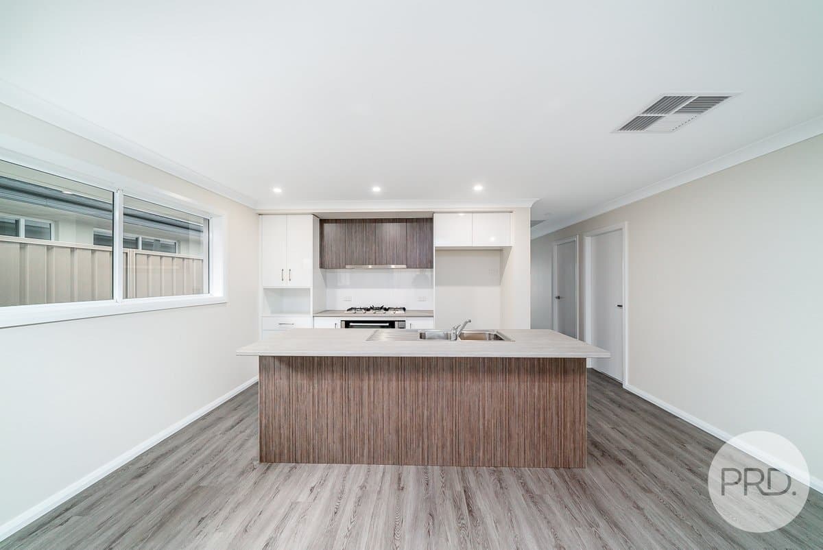 34 Watson Boulevard, LLOYD NSW 2650, Lloyd - Thumbnail 3