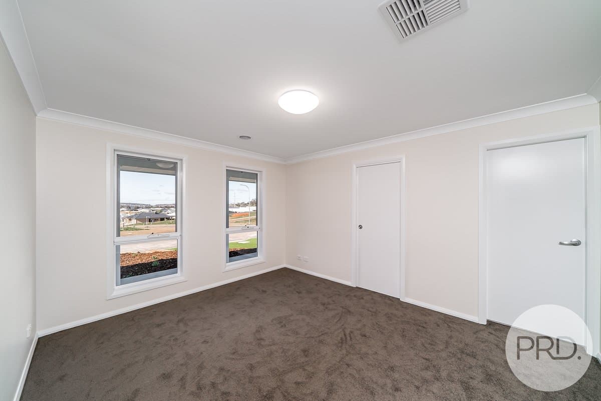 34 Watson Boulevard, LLOYD NSW 2650, Lloyd - Thumbnail 5