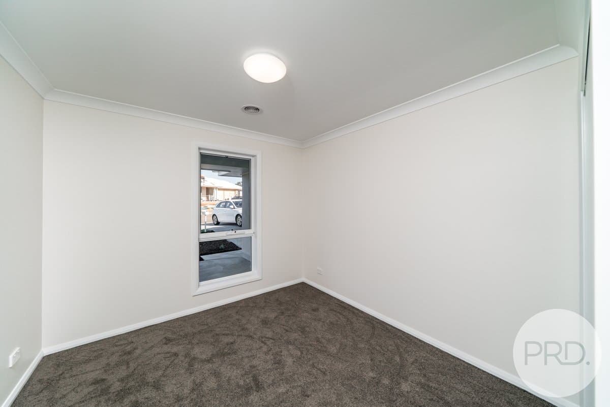 34 Watson Boulevard, LLOYD NSW 2650, Lloyd - Thumbnail 7