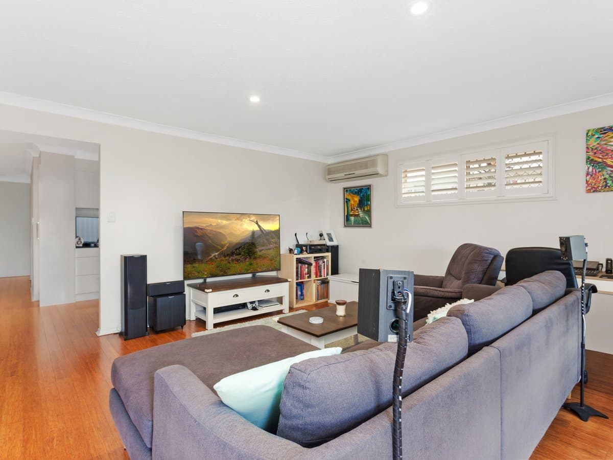2/80 Treeview Drive, BURLEIGH WATERS QLD 4220, Burleigh Waters - Thumbnail 2