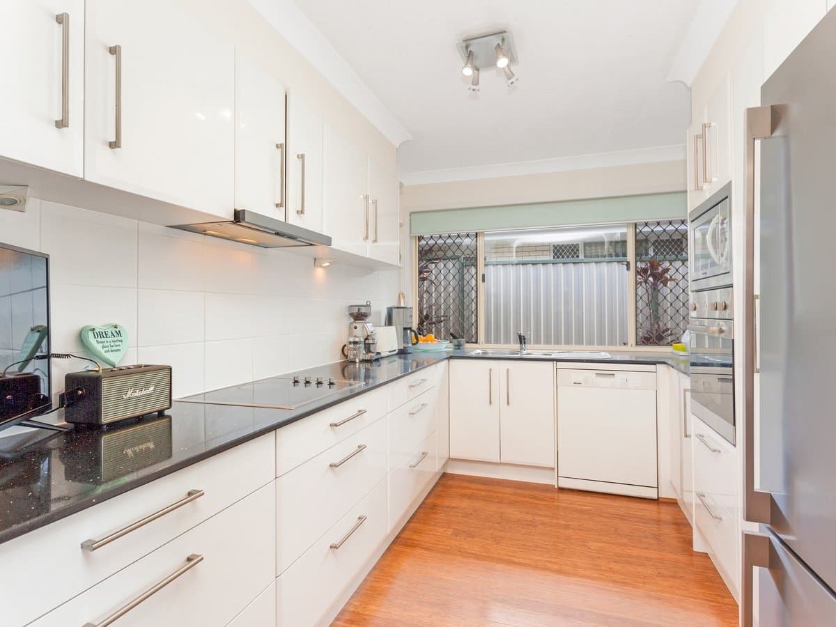 2/80 Treeview Drive, BURLEIGH WATERS QLD 4220, Burleigh Waters - Thumbnail 4