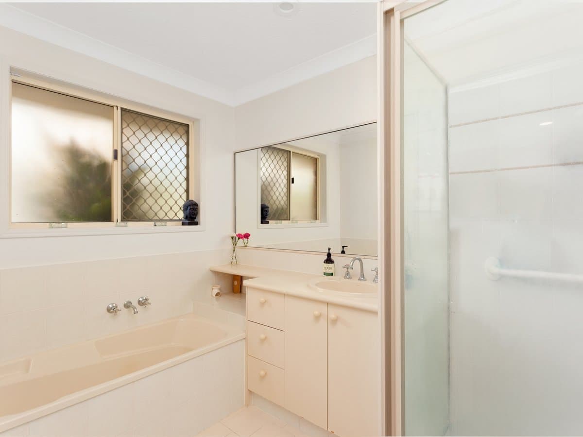 2/80 Treeview Drive, BURLEIGH WATERS QLD 4220, Burleigh Waters - Thumbnail 8