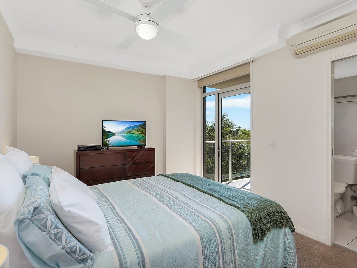 2401/12 Executive Drive, BURLEIGH WATERS QLD 4220, Burleigh Waters - Thumbnail 5