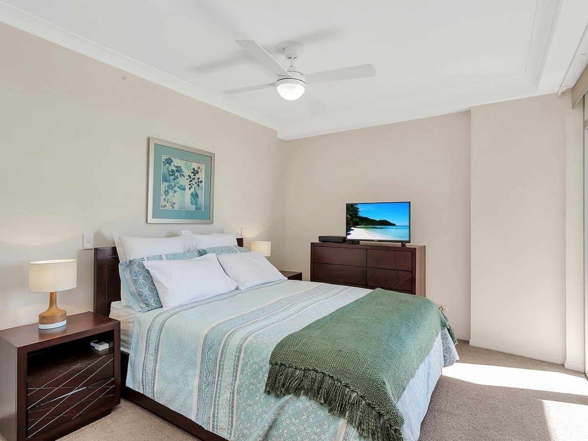 2401/12 Executive Drive, BURLEIGH WATERS QLD 4220, Burleigh Waters - Thumbnail 7